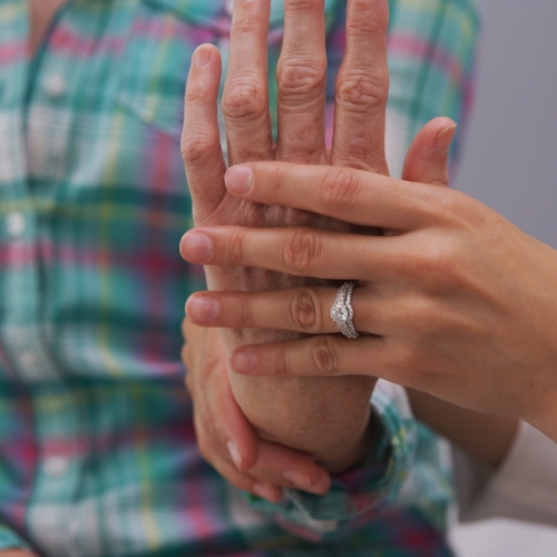 hand-pain-relief-physiochirowellness-ajax-newmarket-vaughan-on