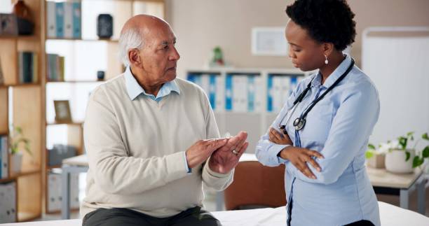 Chiropractor in Vaughan treating a patient with arthritis