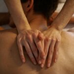 massage therapist performing deep tissue massage in Vaughan clinic