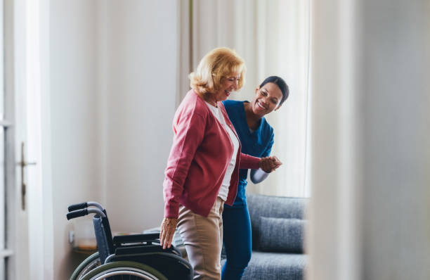 A physiotherapist in Vaughan guiding a patient through therapeutic exercises to improve both physical and mental wellness