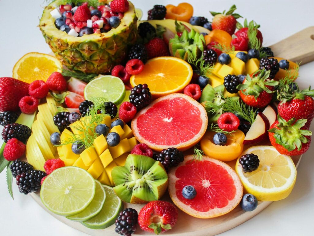Naturopath in Vaughan advising patient on healthy food choices for natural nutritional therapy